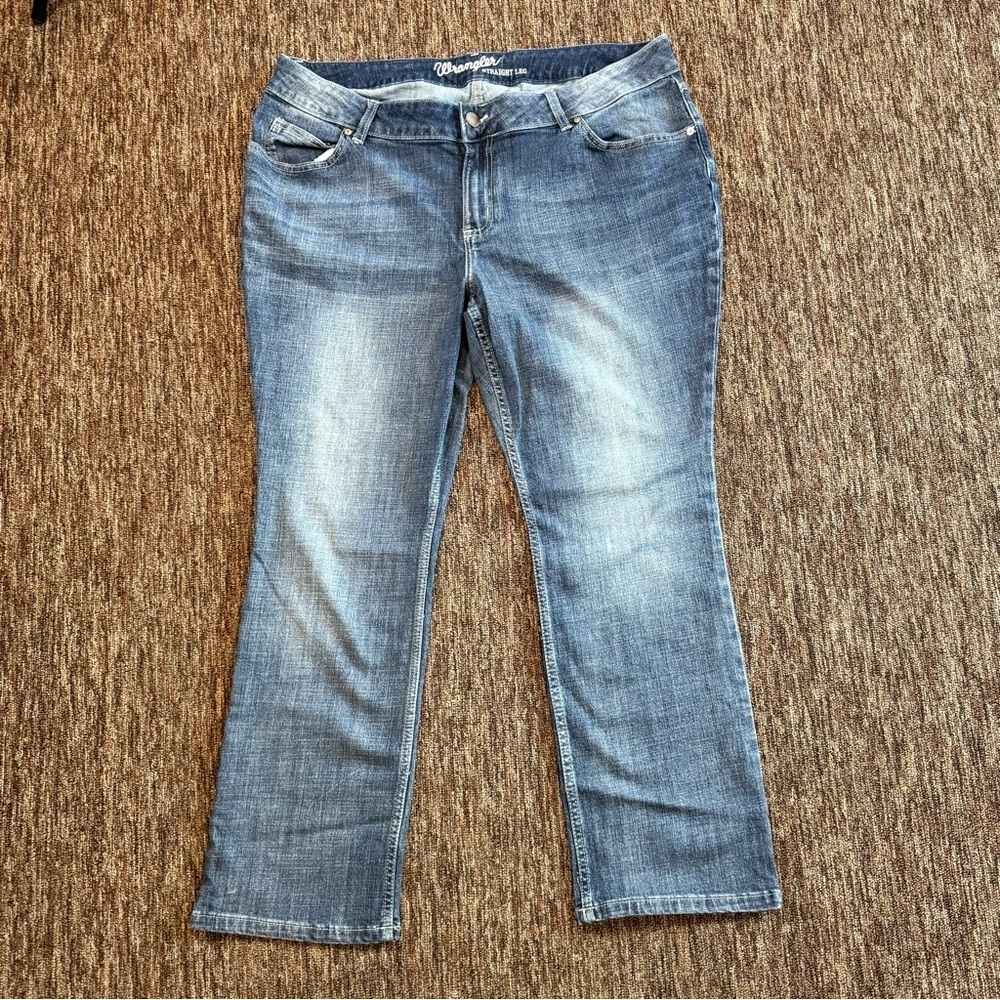 Wrangler Women’s Straight Leg Dark Wash Jeans size 22